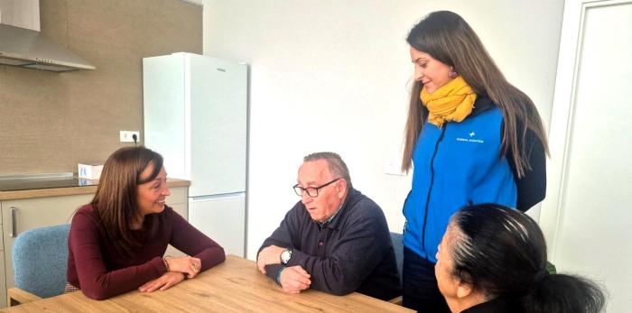 Este miércoles la consejera Susín ha visitado la Casa del Mayor de Peraltilla, en Huesca