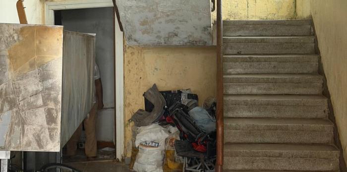 Varias imágenes del edificio en riesgo de derrumbe en Caspe y sus inmediaciones