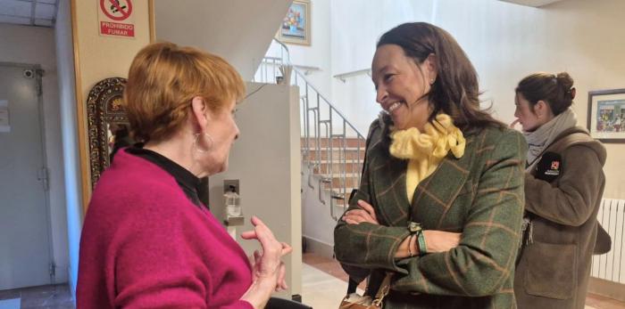 Este martes la Consejera en funciones y el director provincial del IASS en Huesca han visitado la residencia Sagrada Familia