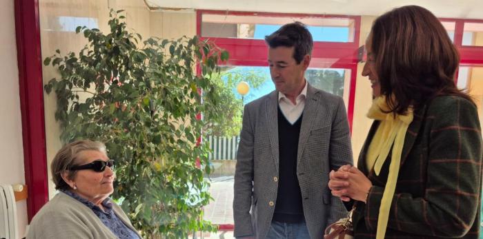 Este martes la Consejera en funciones y el director provincial del IASS en Huesca han visitado la residencia Sagrada Familia