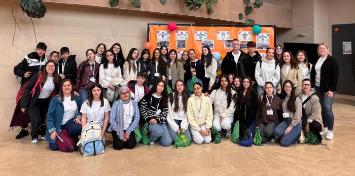 Unos 300 participantes del programa Alumnado Ayudante han estado este viernes en Teruel en una jornada de convivencia