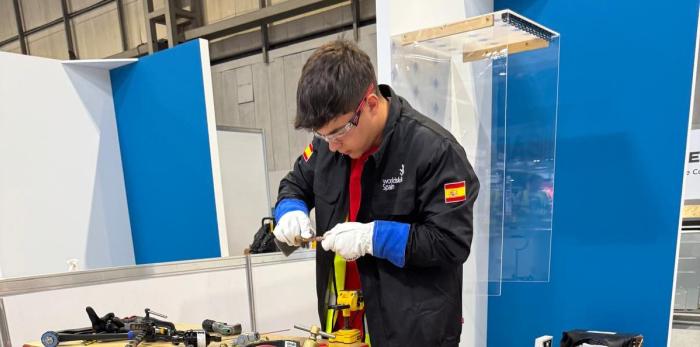 Francisco Beltrán durante su entrenamiento para las WorldSkills en Birmingham.