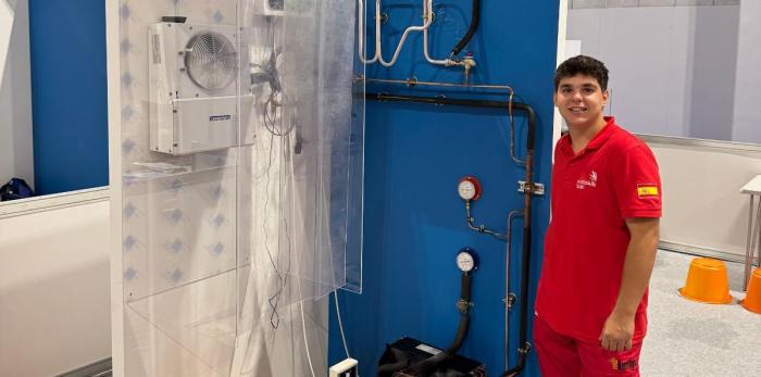 Francisco Beltrán durante su entrenamiento para las WorldSkills en Birmingham.