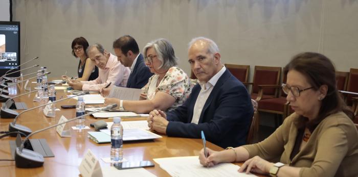 Este jueves por la mañana se ha desarrollado la comisión mixta entre la DGA y UNIZAR, en el Paraninfo