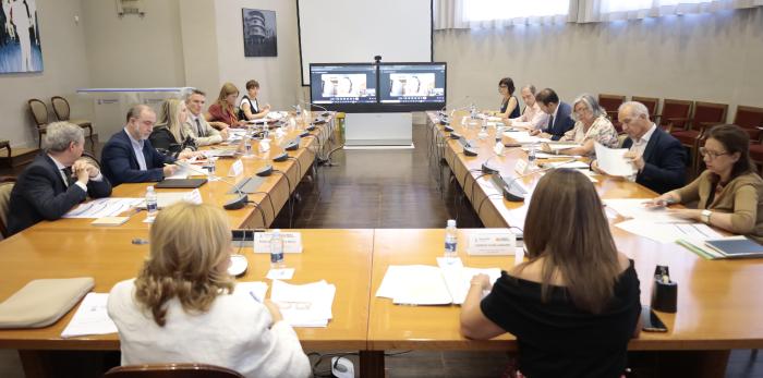 Este jueves por la mañana se ha desarrollado la comisión mixta entre la DGA y UNIZAR, en el Paraninfo