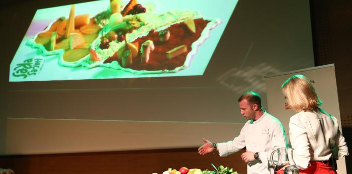 Olona participa en la entrega de los premios del 'II Foro Interescolar de las frutas, verduras y leche de Aragón'