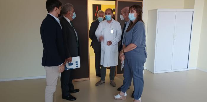 Visita de la consejera a los nuevos espacios del IIS Aragón.