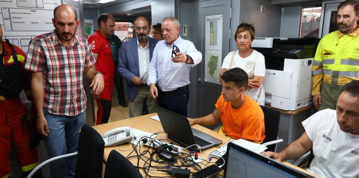 Lambán visita la zona afectada por el incendio de Ateca