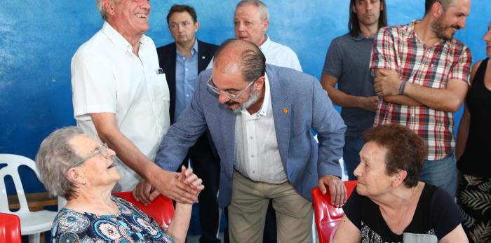 Lambán visita la zona afectada por el incendio de Ateca