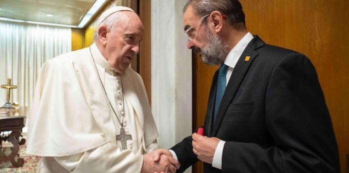 Lambán invita al Papa a visitar Zaragoza, reivindica los nexos del Reino de Aragón con la autoridad pontificia y solicita la rehabilitación del Papa Luna
