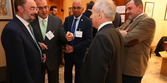 El presidente de Aragón, Javier Lambán, inaugura la "Conferencia de cáncer colorrectal"