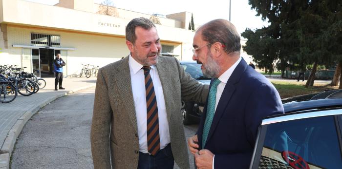 El presidente de Aragón, Javier Lambán, inaugura la "Conferencia de cáncer colorrectal"