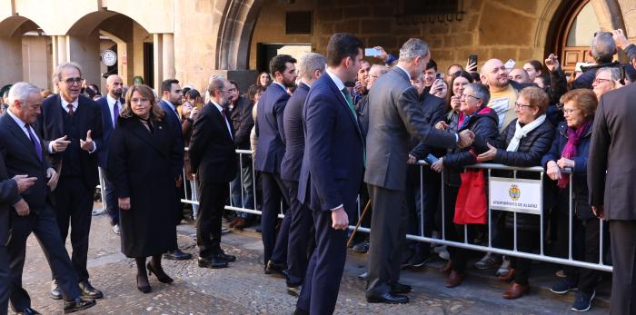 El Rey Felipe VI inaugura en Alcañiz la exposición "Territorios 5X50" en la clausura del 50 aniversario de la UNED