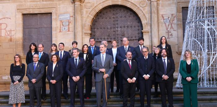 El Rey Felipe VI inaugura en Alcañiz la exposición "Territorios 5X50" en la clausura del 50 aniversario de la UNED