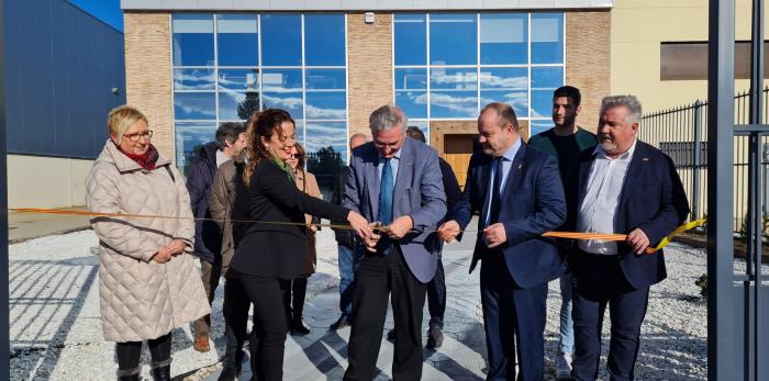 Olona, durante su visita a la empresa BMC Agrícola en Magallón.
