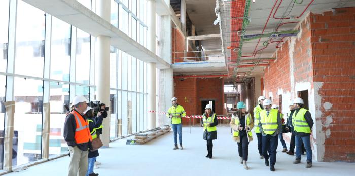 El Presidente Lambán visita las obras del hospital de Teruel