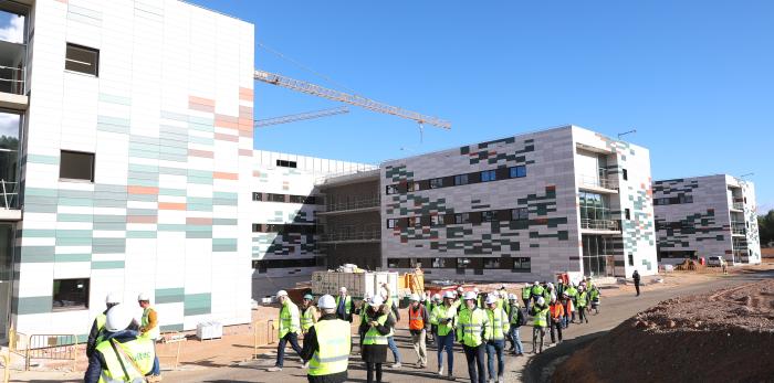 El Presidente Lambán visita las obras del hospital de Teruel