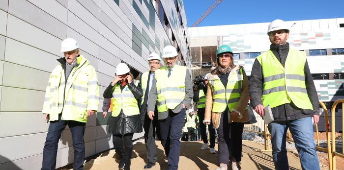 El Presidente Lambán visita las obras del hospital de Teruel