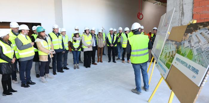 El Presidente Lambán visita las obras del hospital de Teruel