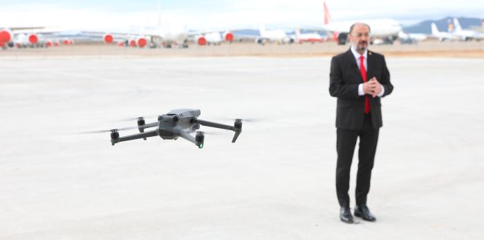 El Presidente de Aragón ha felicitado el año desde el aeropuerto de Teruel, provincia que es símbolo del éxito colectivo del autogobierno