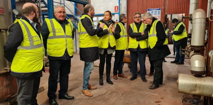 Gastón y Olona en la visita a Destilerías San Valero en Cariñena