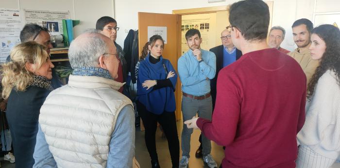 La consejera ha visitado hoy el edificio I+D y ha mantenido un encuentro con los investigadores predoctorales.