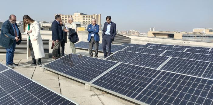 Las placas colocadas en Educación autogeneran más del 27% de la energía que consume la Facultad.