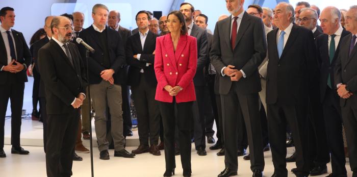 El Rey inaugura Mobility City en el Pabellón Puente