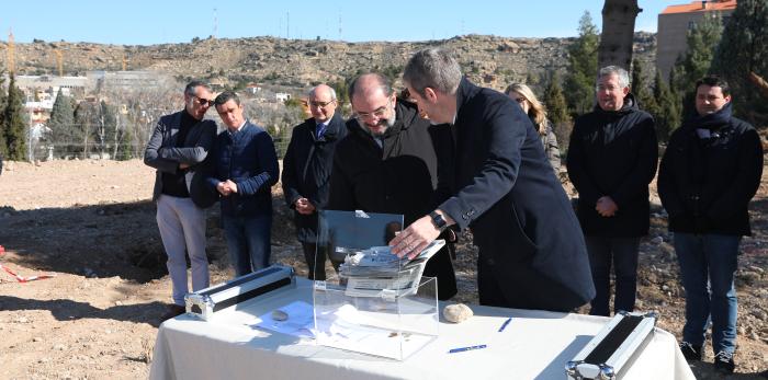 Primera piedra de la residencia de mayores de Alcañiz