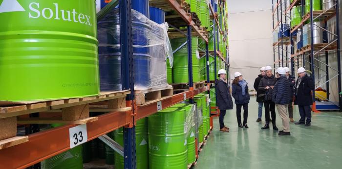 Visita de la consejera Marta Gastón a la empresa Solutex