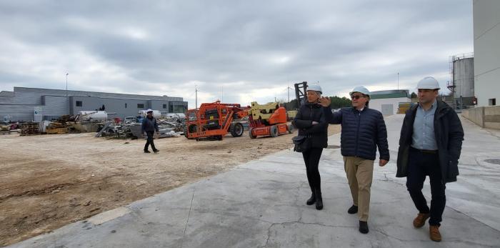 Visita de la consejera Marta Gastón a la empresa Solutex
