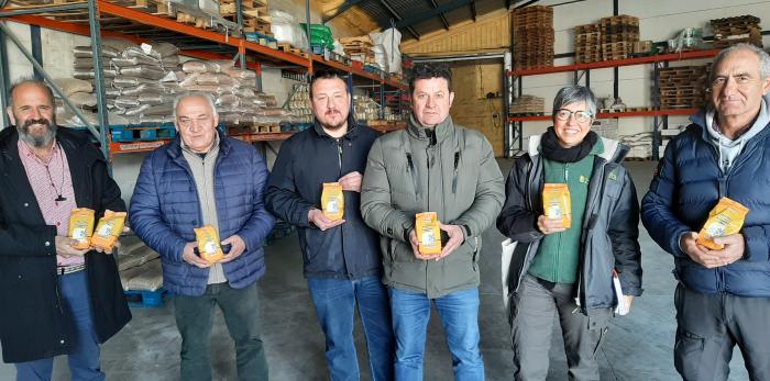 Asistentes a la visita de campo de cultivo de la almorta en Abengibre (Albacete)