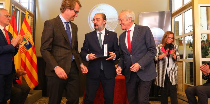 Entrega de la medalla a los valores humanos a la Fundación Manuel Giménez Abad