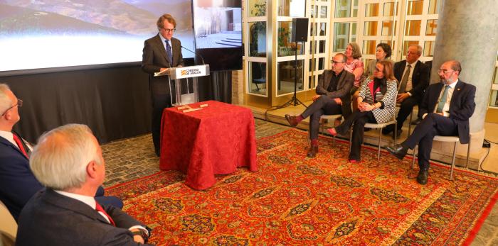 Entrega de la medalla a los valores humanos a la Fundación Manuel Giménez Abad