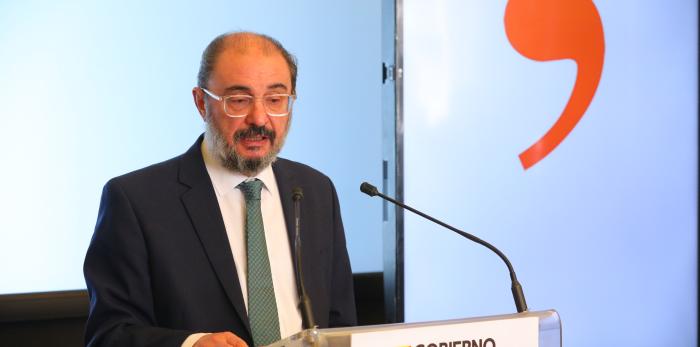 Entrega de la medalla a los valores humanos a la Fundación Manuel Giménez Abad