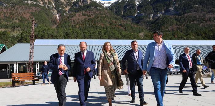 Visita a la obra ferroviaria en Canfranc