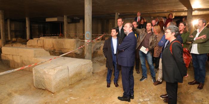 Lambán visita las obras de San Pedro el Viejo y el Círculo Católico