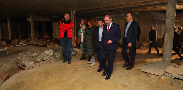 Lambán visita las obras de San Pedro el Viejo y el Círculo Católico