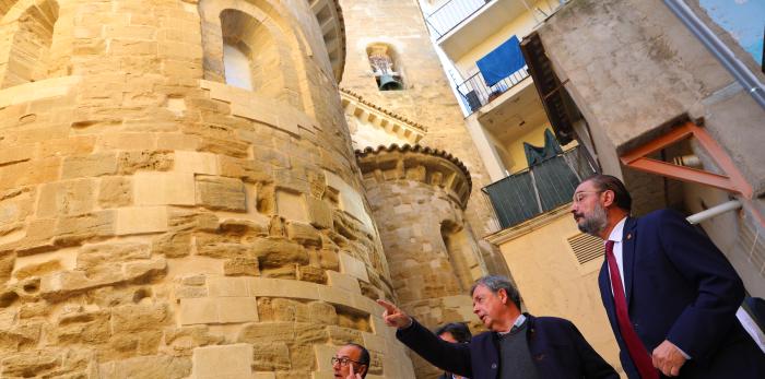 Lambán visita las obras de San Pedro el Viejo y el Círculo Católico