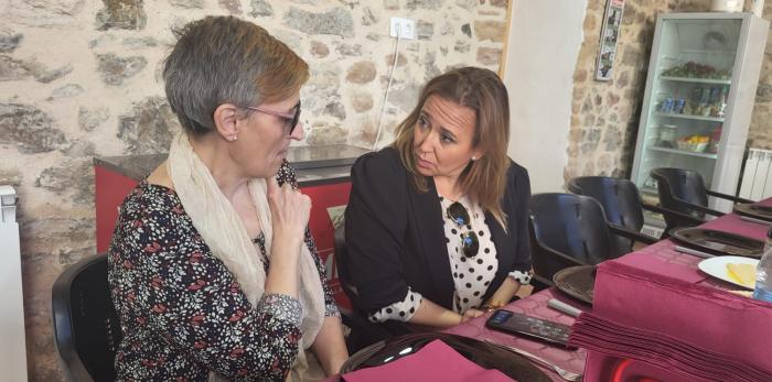 La consejera de Presidencia, en la localidad de Torre de las Arcas