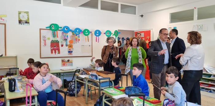 Felipe Faci en su visita al CEIP Fuentes de Ebro