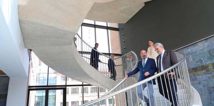 Presentación de las obras del edificio de la Facultad de Filosofía y Letras