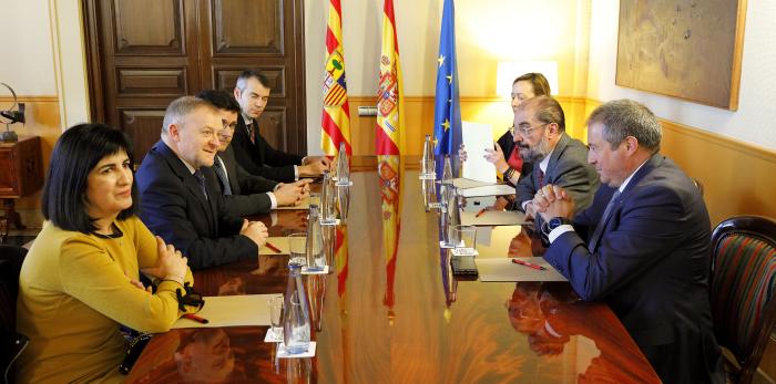 El Presidente de Aragón presenta la ampliación de una empresa