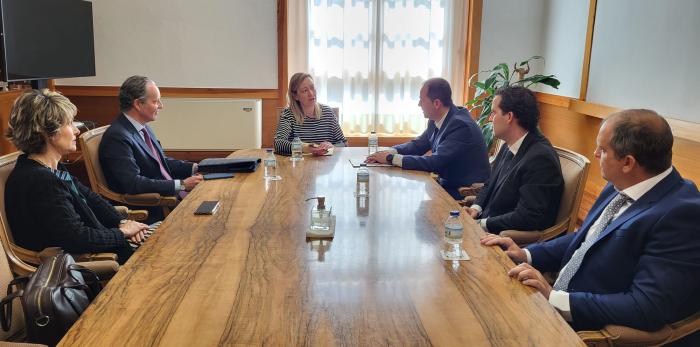 Reunión de Marta Gastón con los responsables de Servidaf Zaragoza