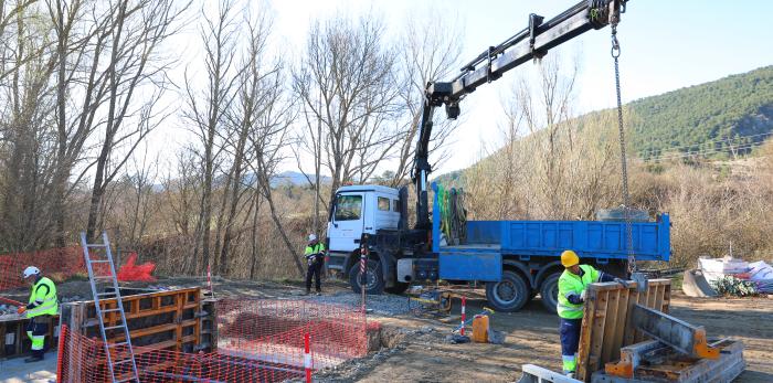 Lambán visita las obras de la depuradora en la zona de Sabiñánigo y presenta el plan de depuración