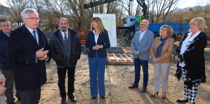 Lambán visita las obras de la depuradora en la zona de Sabiñánigo y presenta el plan de depuración