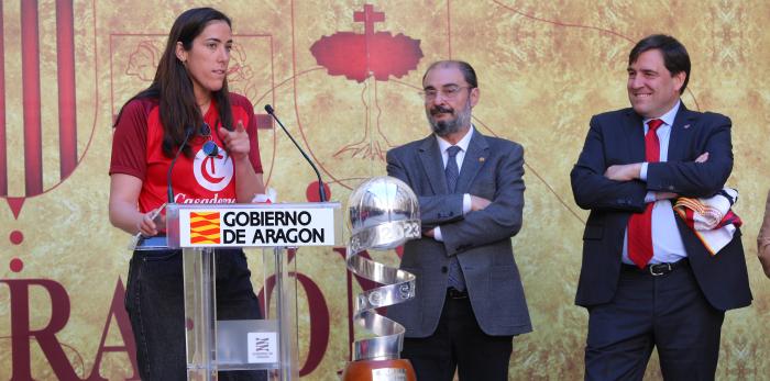 El Presidente de Aragón recibe a las campeonas de la Copa Reina