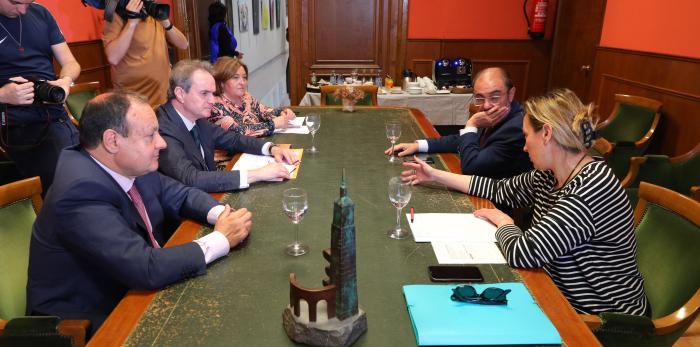 El Presidente Lambán mantiene una reunión con los responsables de Cámara de Comercio