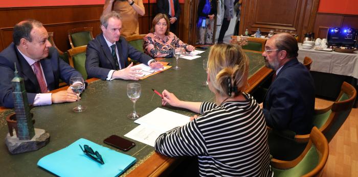 El Presidente Lambán mantiene una reunión con los responsables de Cámara de Comercio