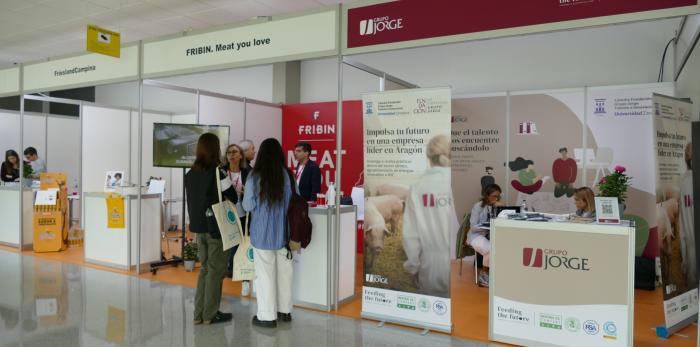 La feria se desarrolla a lo largo de todo el día en la EINA, en el campus Río Ebro.